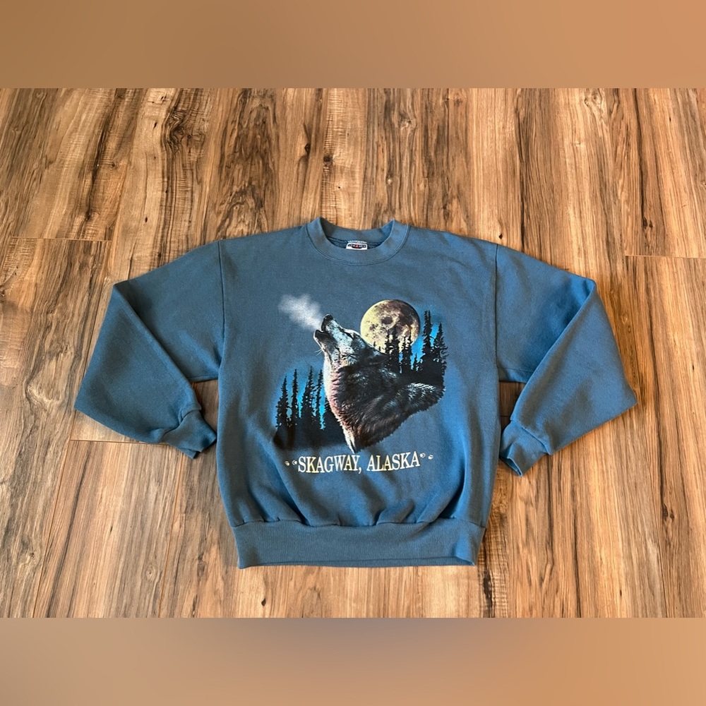 Vintage Y2K Alaska wolf crewneck sweatshirt Indie Alt Western